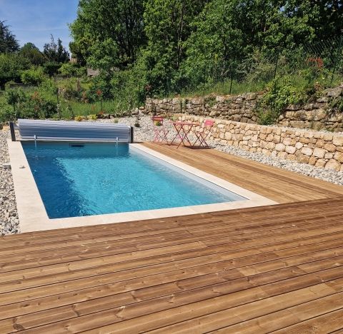 Aquarea Piscines Ardèche - Piscine béton Mercuer avec Volet Hors sol, PVC Armé gris clair