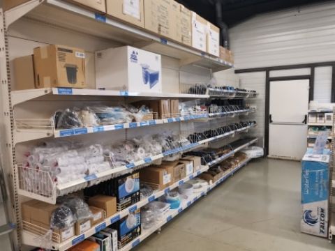 Photo magasin pièces détachées et pièces à sceller magasin AQUAREA Piscines Lachapelle sous Aubenas Ardèche