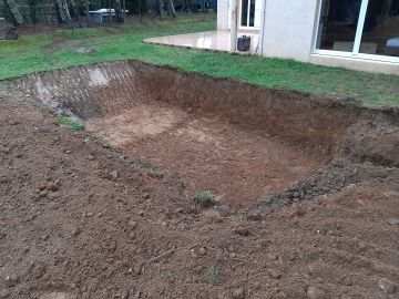 Terrassement piscine en sud ardeche